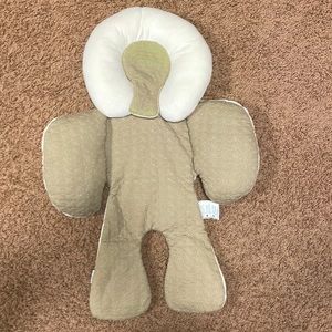 Baby’s car seat body support